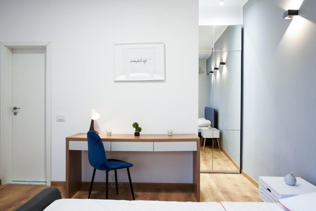 Minimalist Design Apartament In Magheru Bucareste Exterior foto